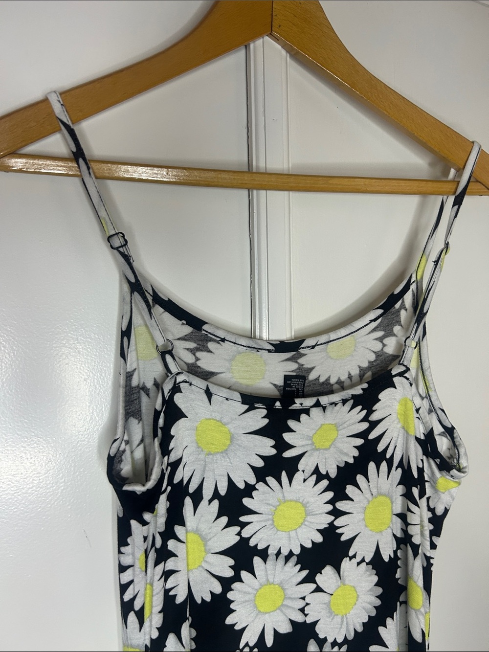 Soft Daisy Maxi Dress - Picture 10 of 10